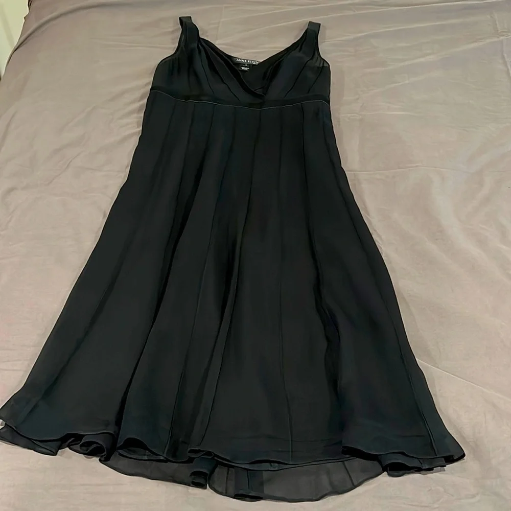 Anne Klein v neck 100% silk dress - Picture 1 of 5